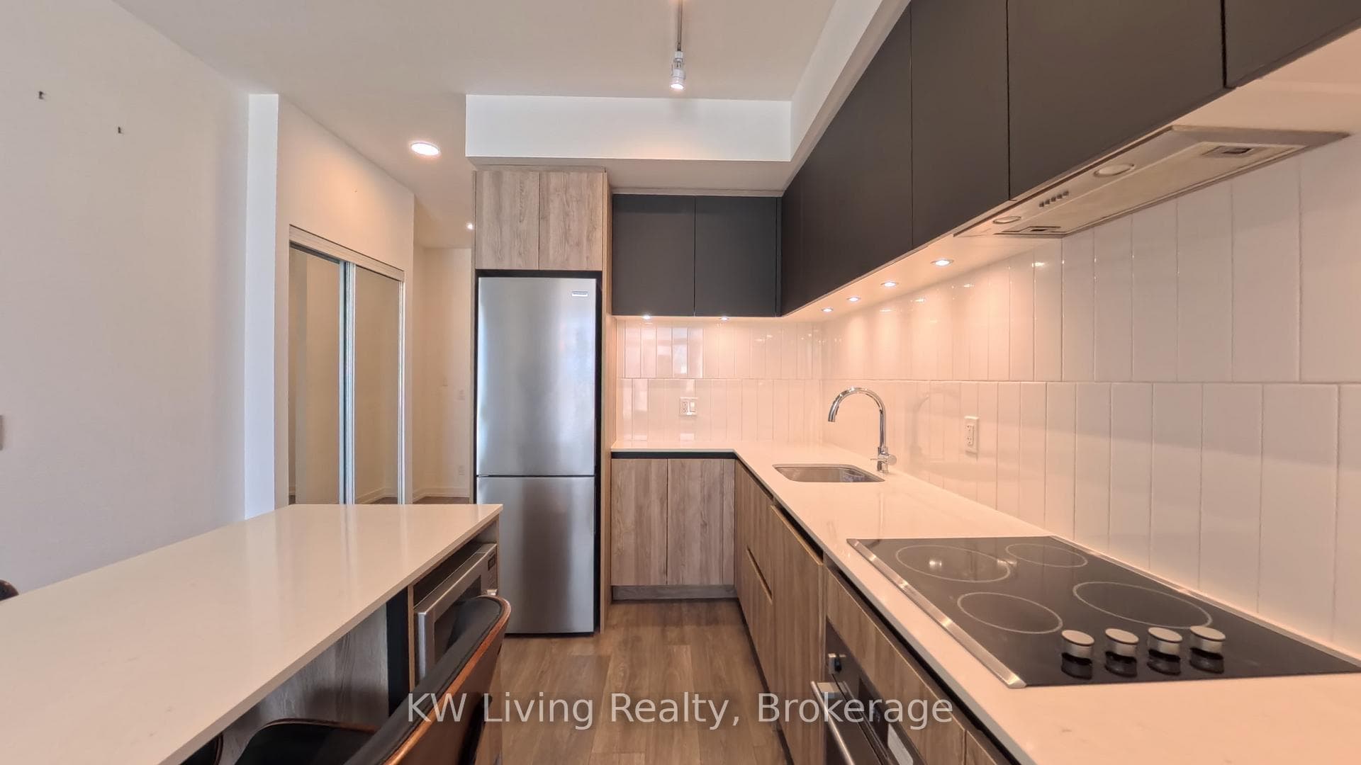 8 Beverly Glen Boulevard Unit 418 photo 3
