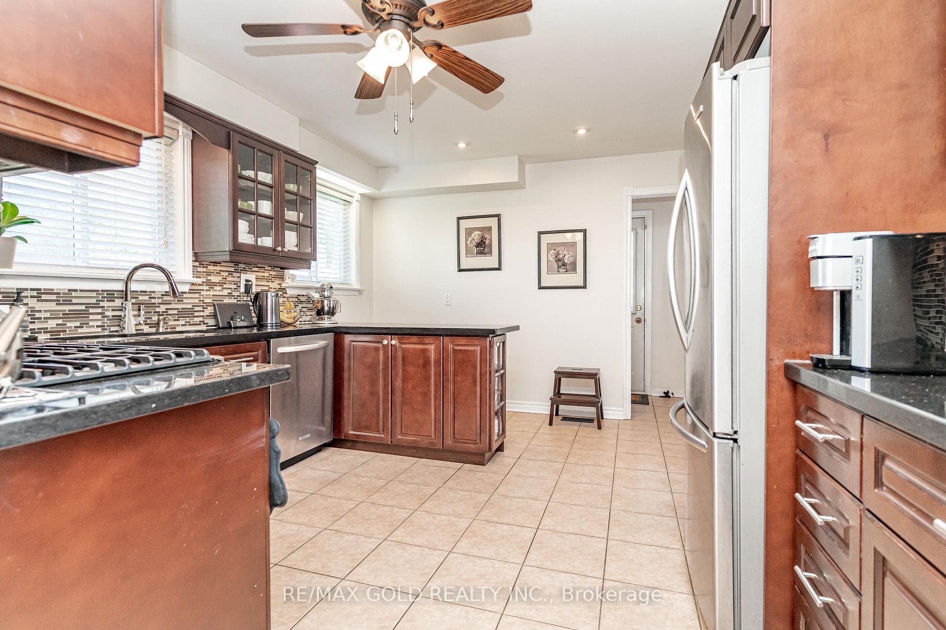 86 Clarence Street photo 13