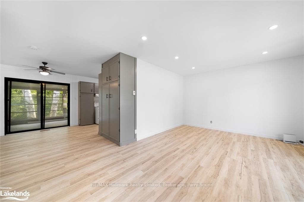 7 MAPLEVIEW Drive photo 5