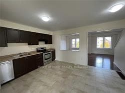 1307 Coleman Crescent photo 4