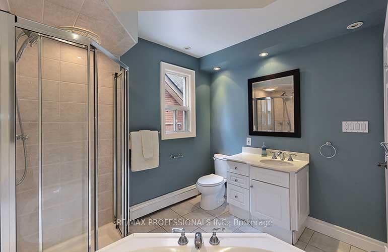 301 Beresford Avenue photo 25