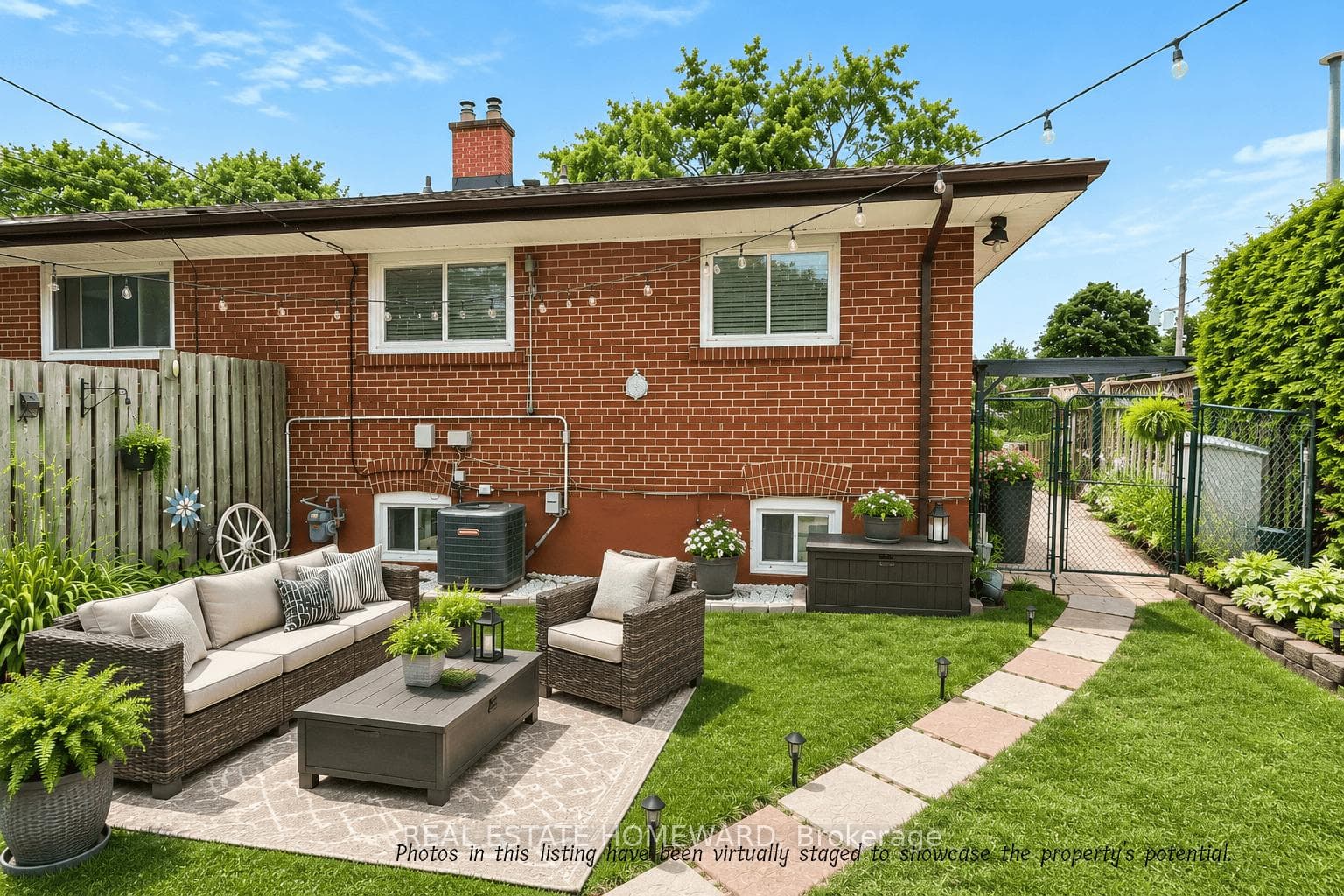 94 Rochman Boulevard photo 33