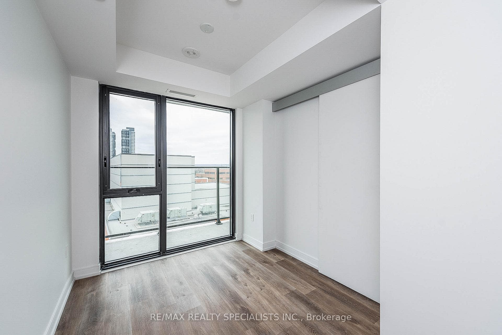 1 JARVIS Street Unit 712 photo 17