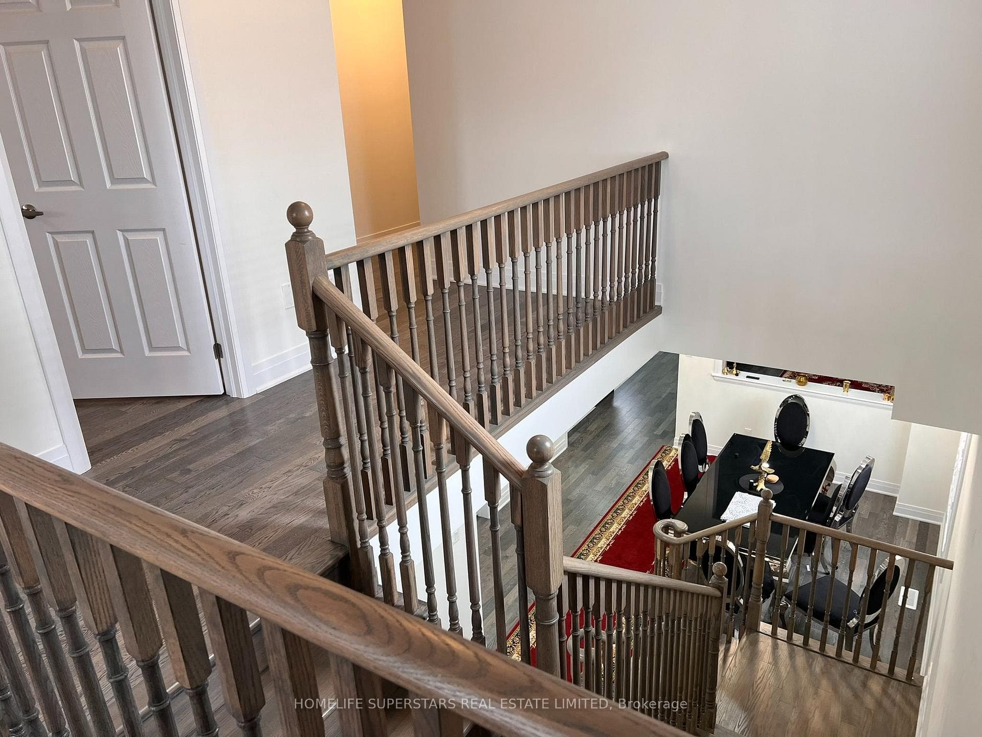 188 AVIRON Crescent photo 16