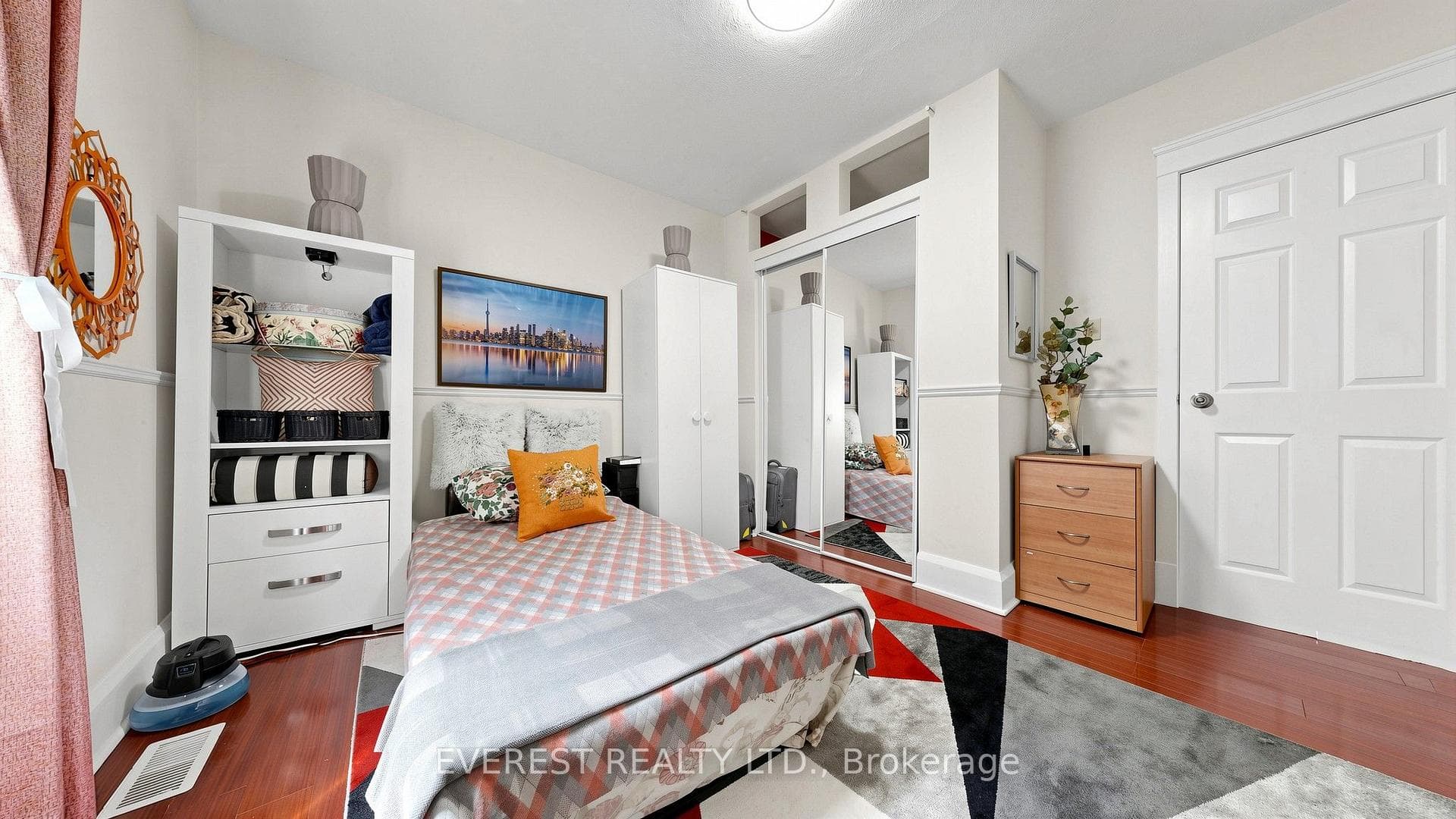 922A Danforth Road photo 14