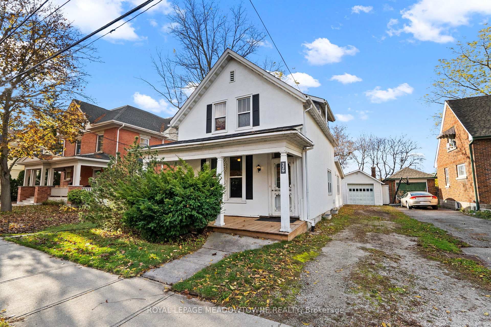 229 Queen Street photo 2