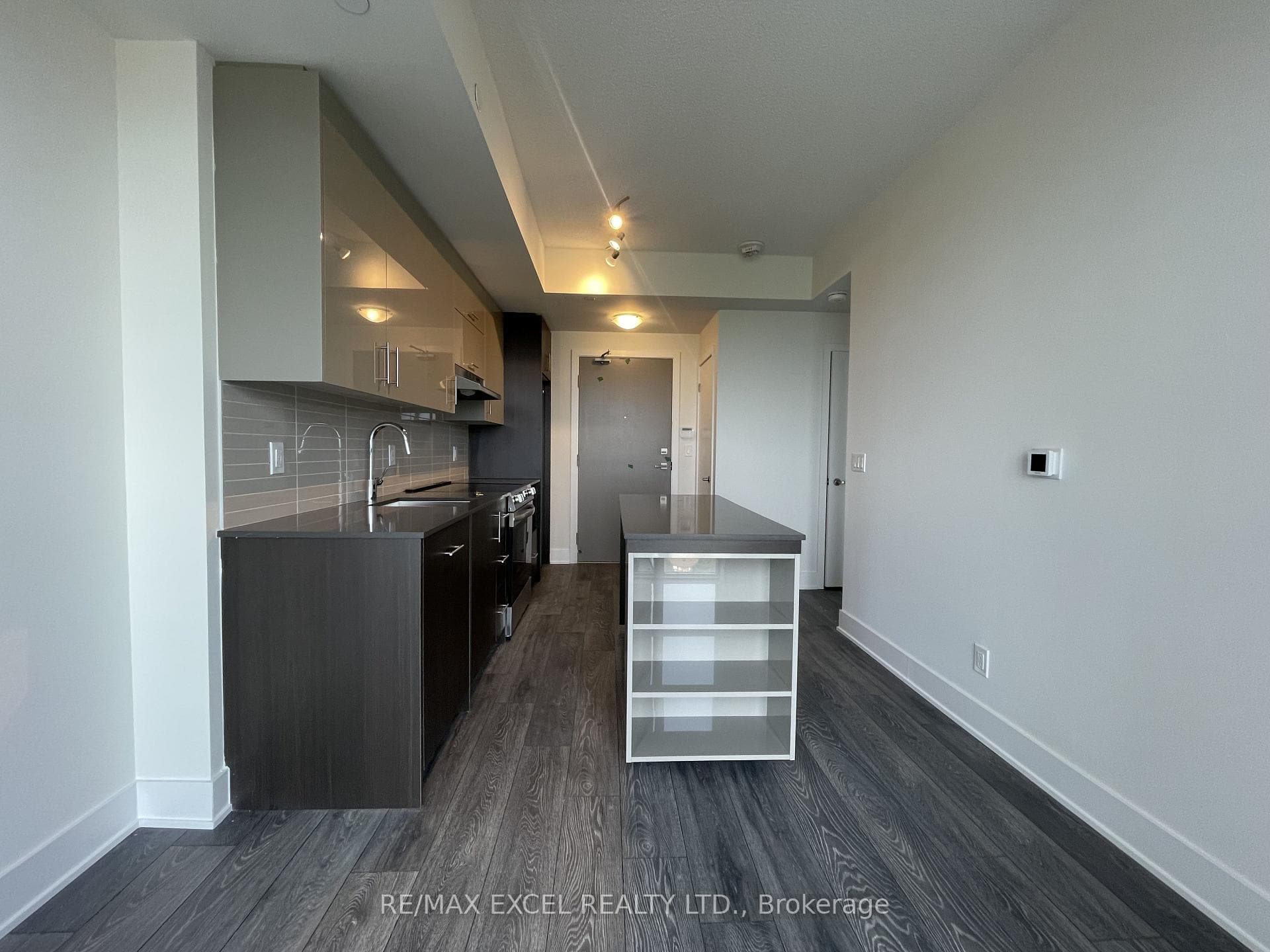 188 Fairview Mall Drive Unit 1808 photo 3