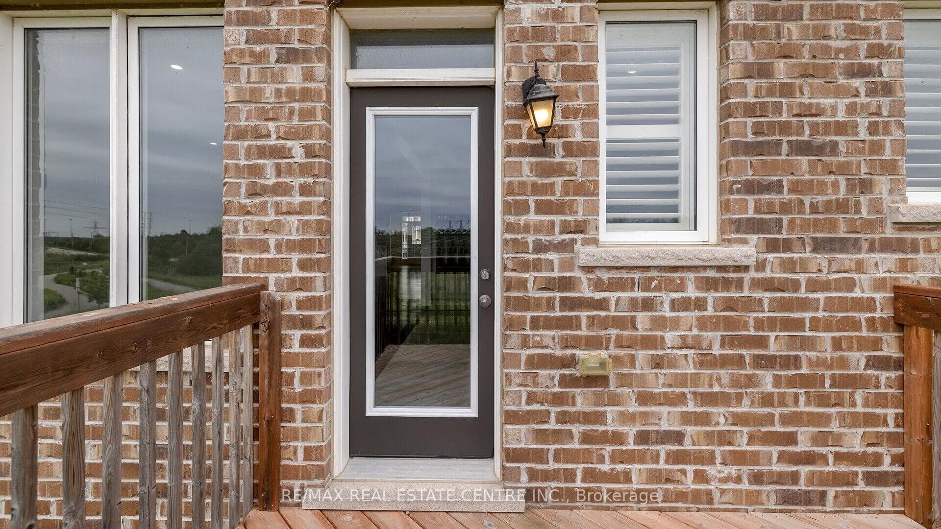 75 Wannamaker Crescent photo 25