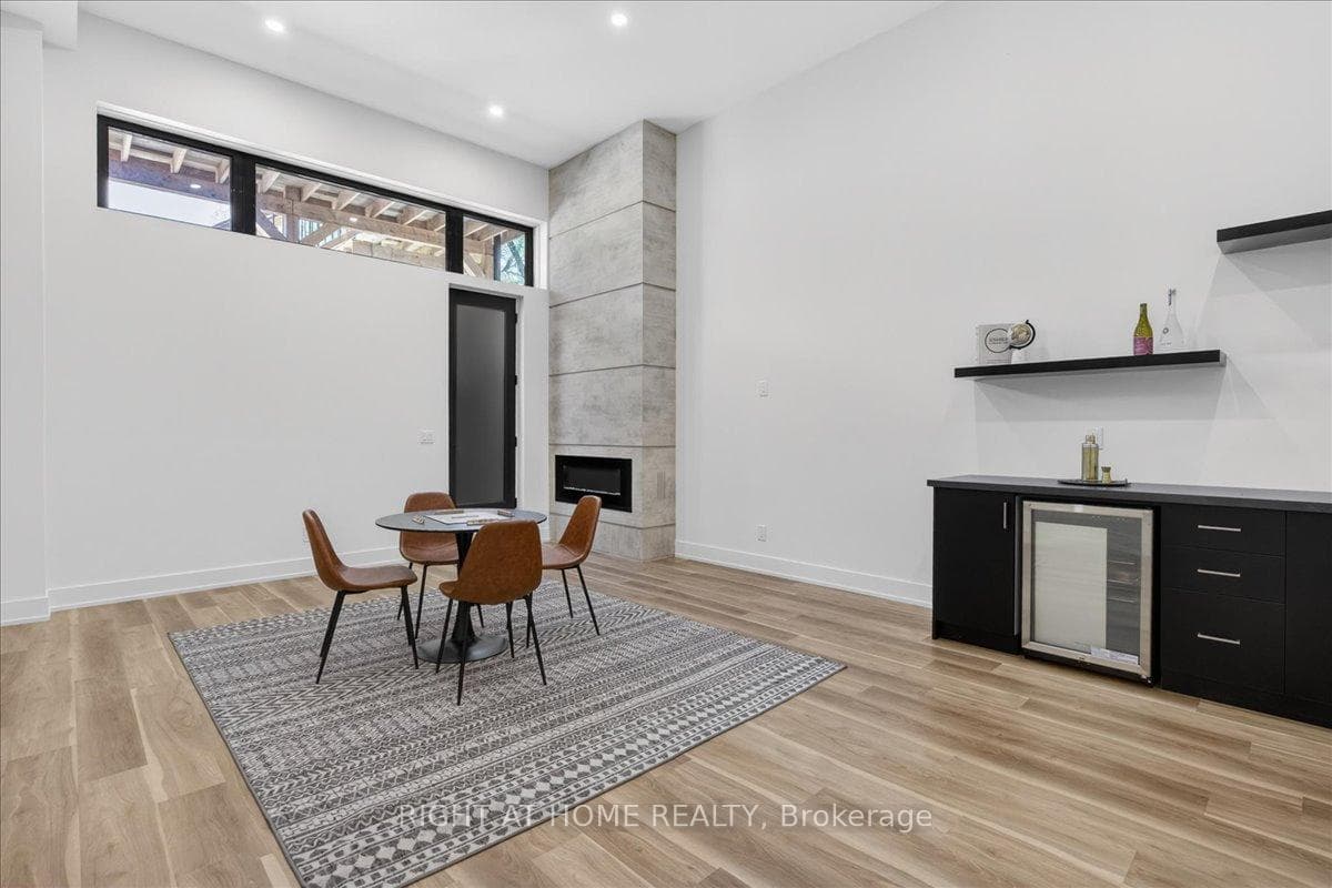 15B ROSEMEADE Avenue photo 37