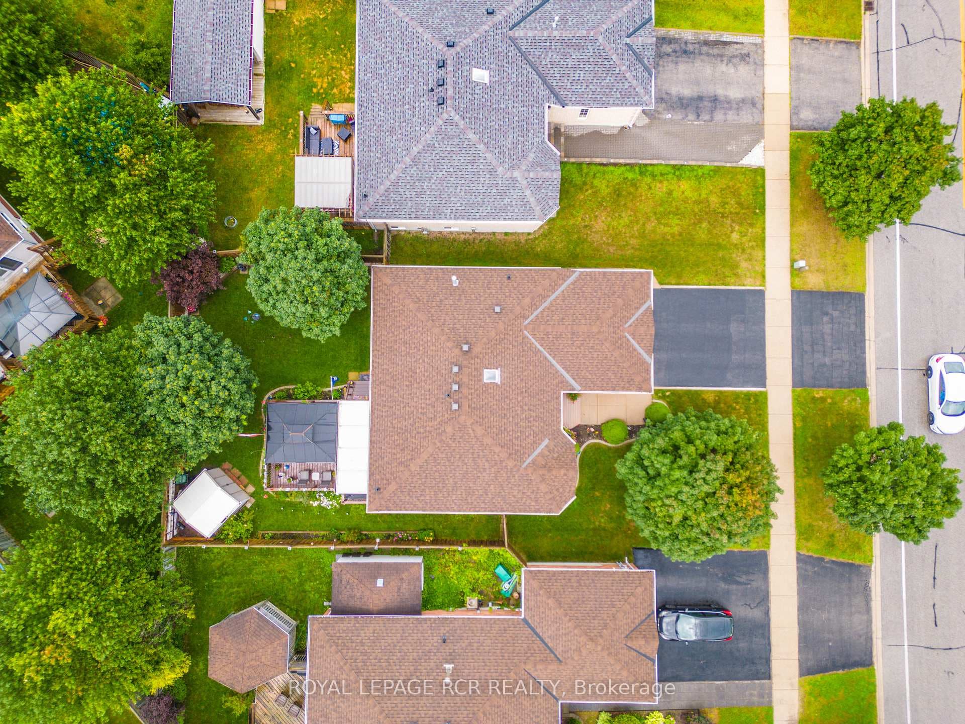 30 Marsellus Drive photo 38