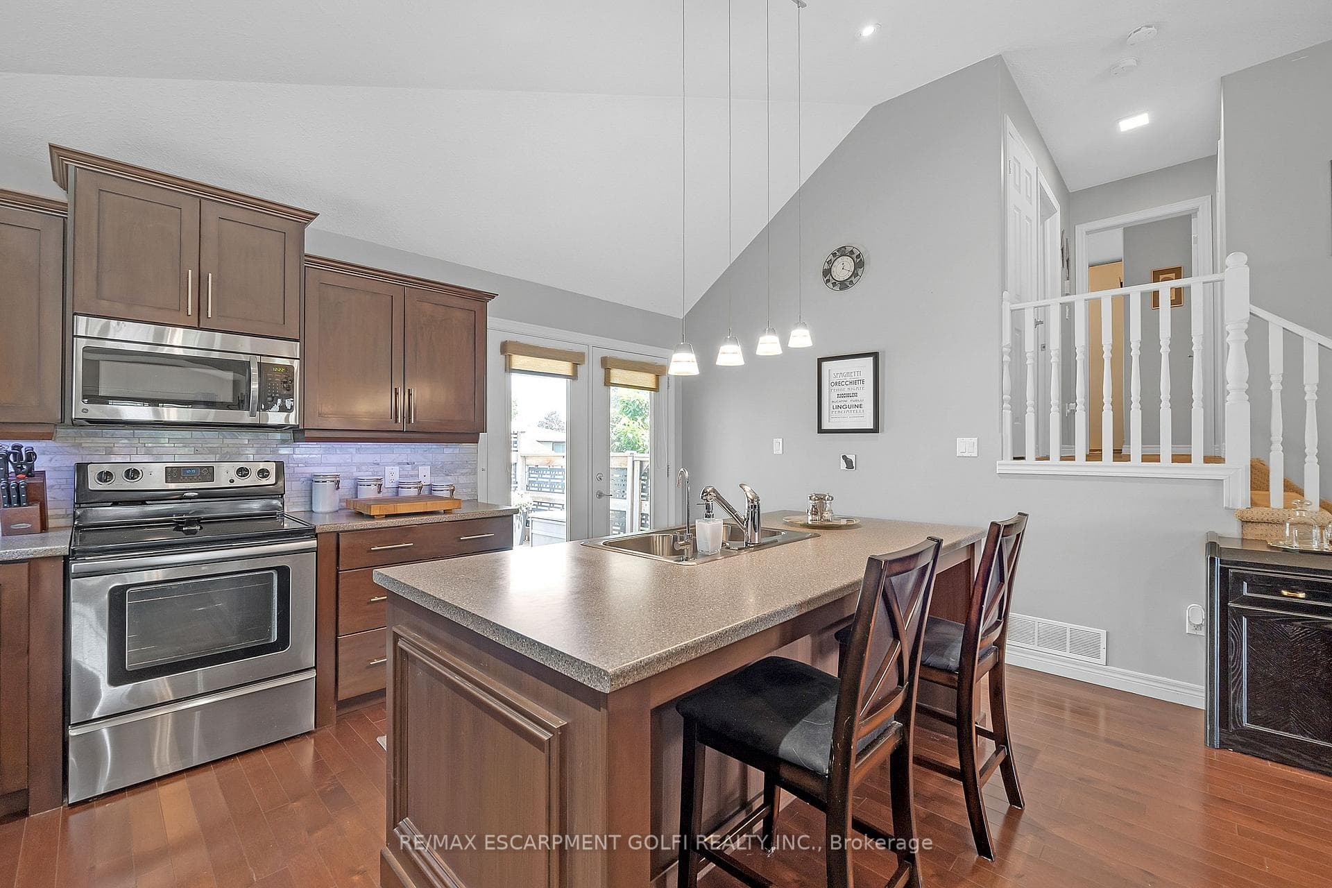 39 Irving Drive photo 14