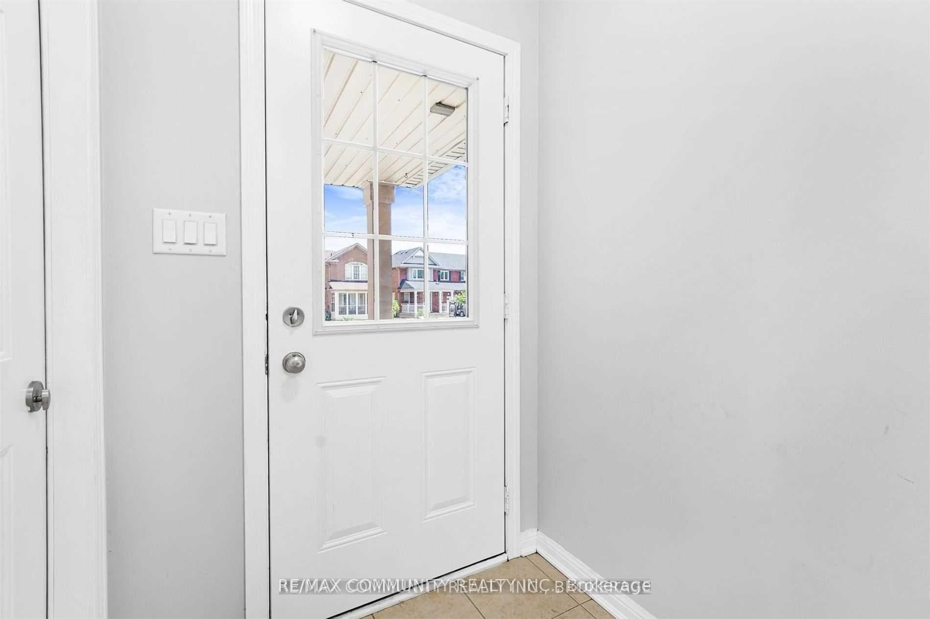 92 Hummingbird Drive photo 6