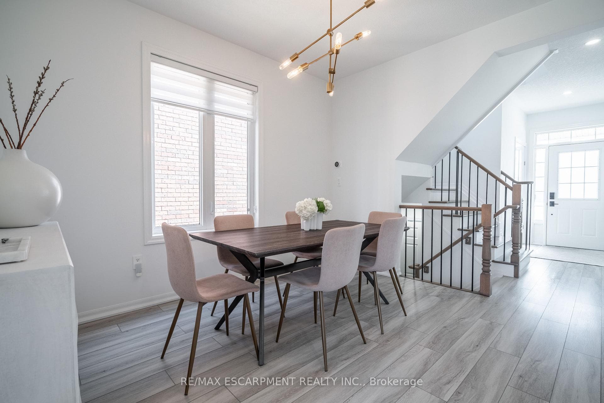 80 Montreal Circle photo 4