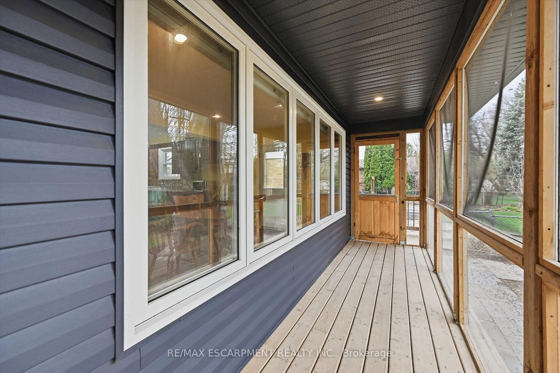 2191 Mount Royal Avenue photo 13