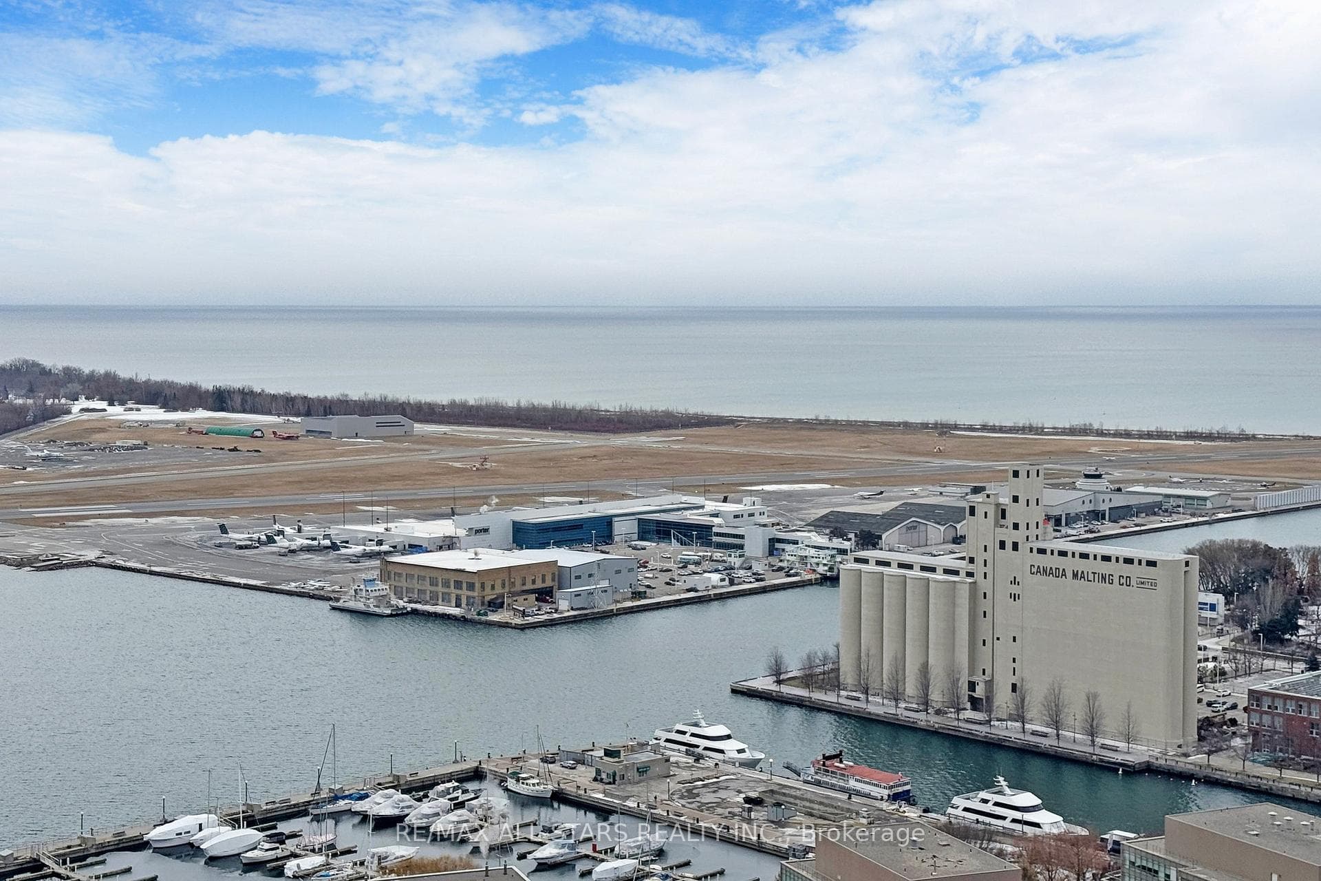 15 Fort York Boulevard Unit 4211 photo 26