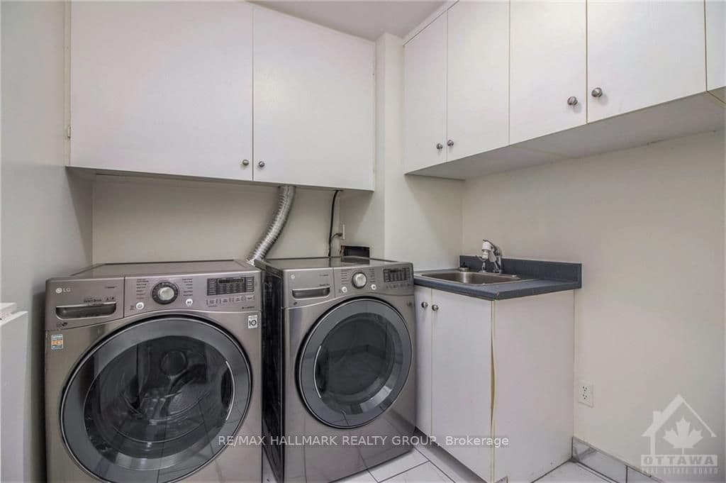 2650 SOUTHVALE Crescent Unit 212 photo 14