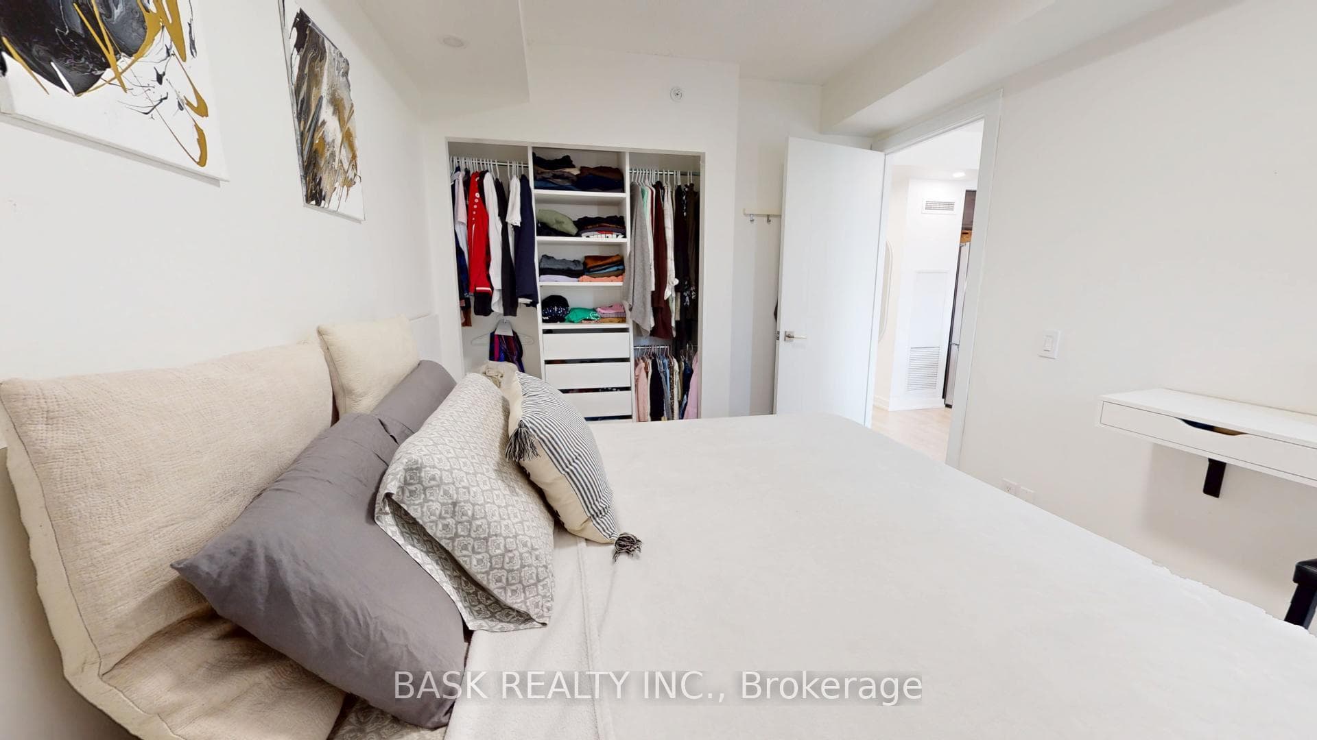 2220 Lake Shore Boulevard Unit 406 photo 22