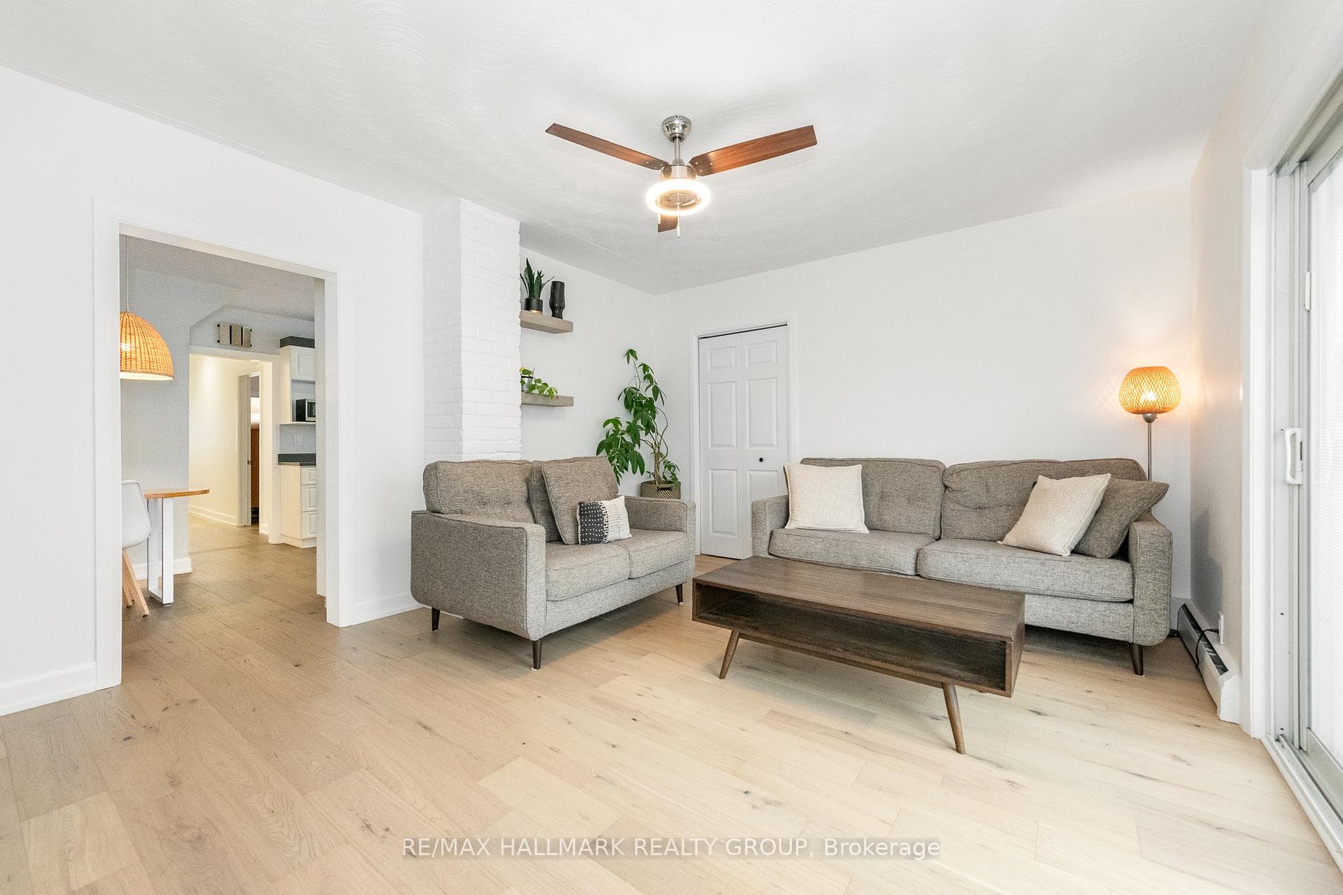 324 Montfort Street photo 9