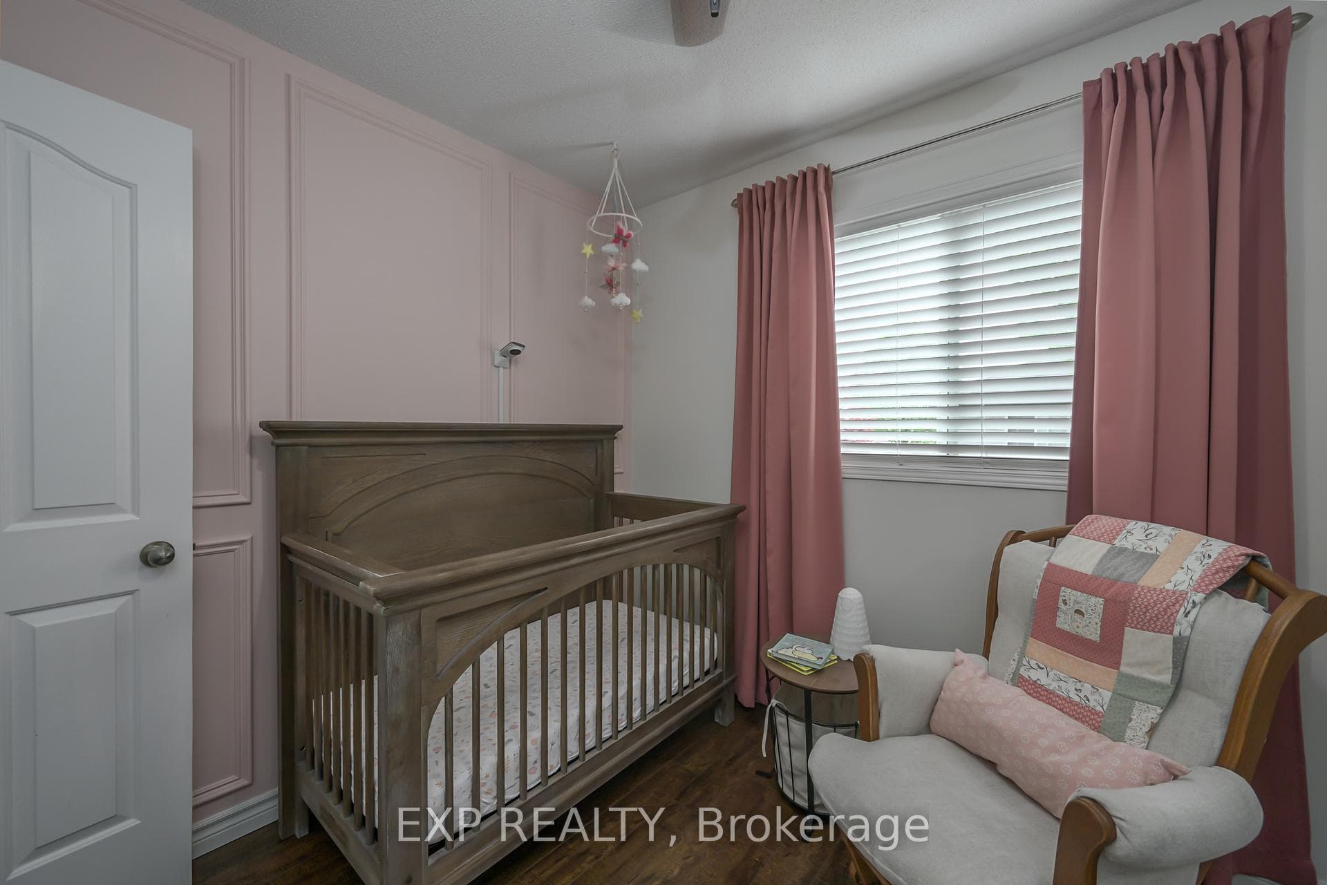 15 Bowcott Crescent photo 16