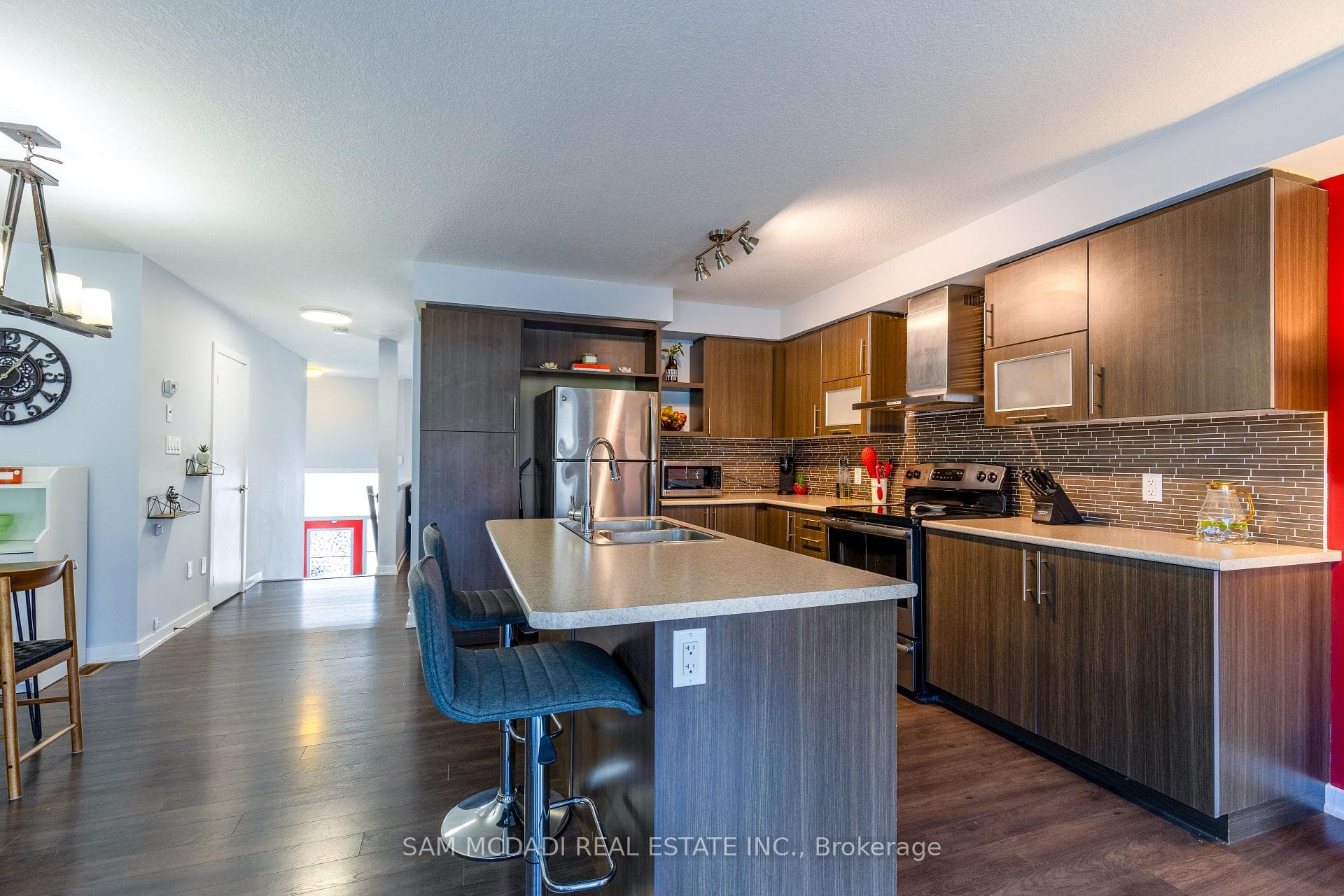 98 Crafter Crescent photo 9