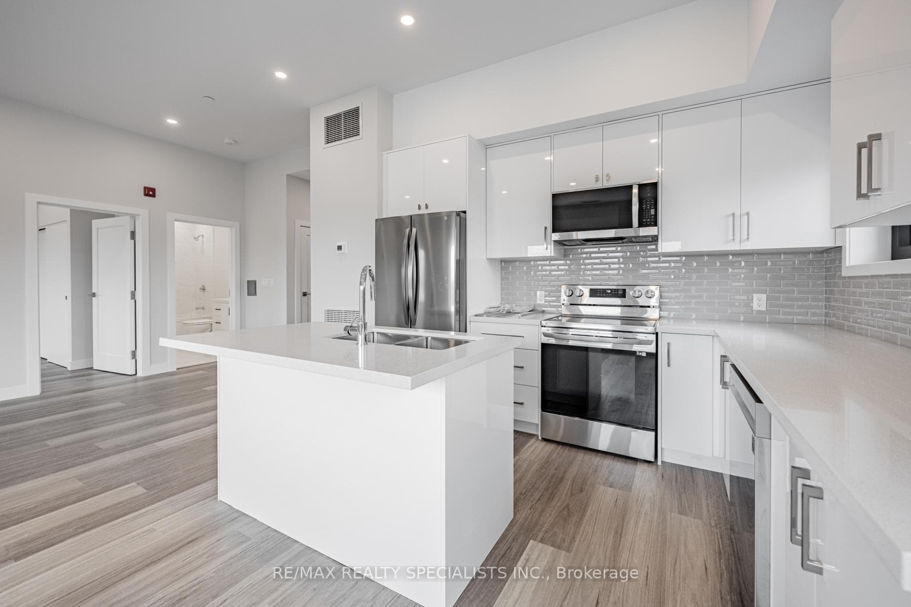53 Queen Street Unit 202 photo 11
