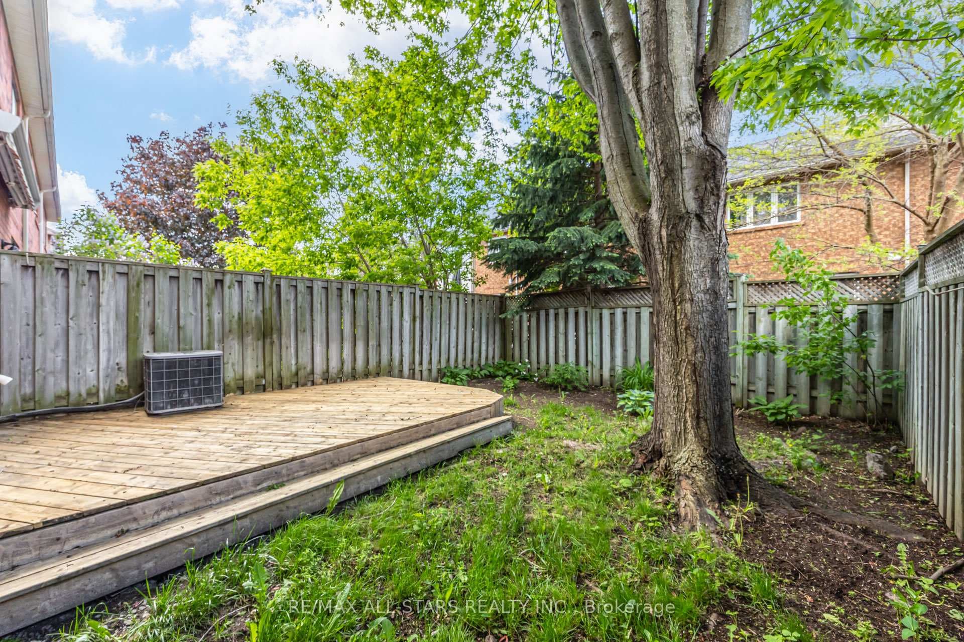 51 Playfair Road photo 44