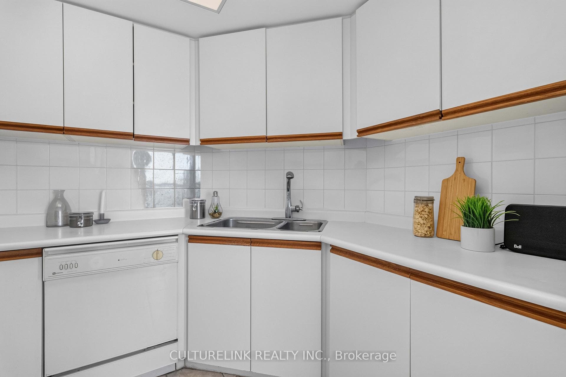 99 Harbour Square Unit 807 photo 11