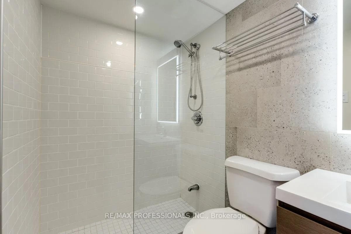100 Quebec Avenue Unit 407 photo 24