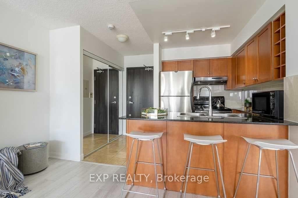 210 Victoria Street Unit 4112 photo 12