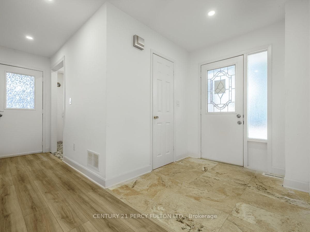 149 Armitage Drive photo 3