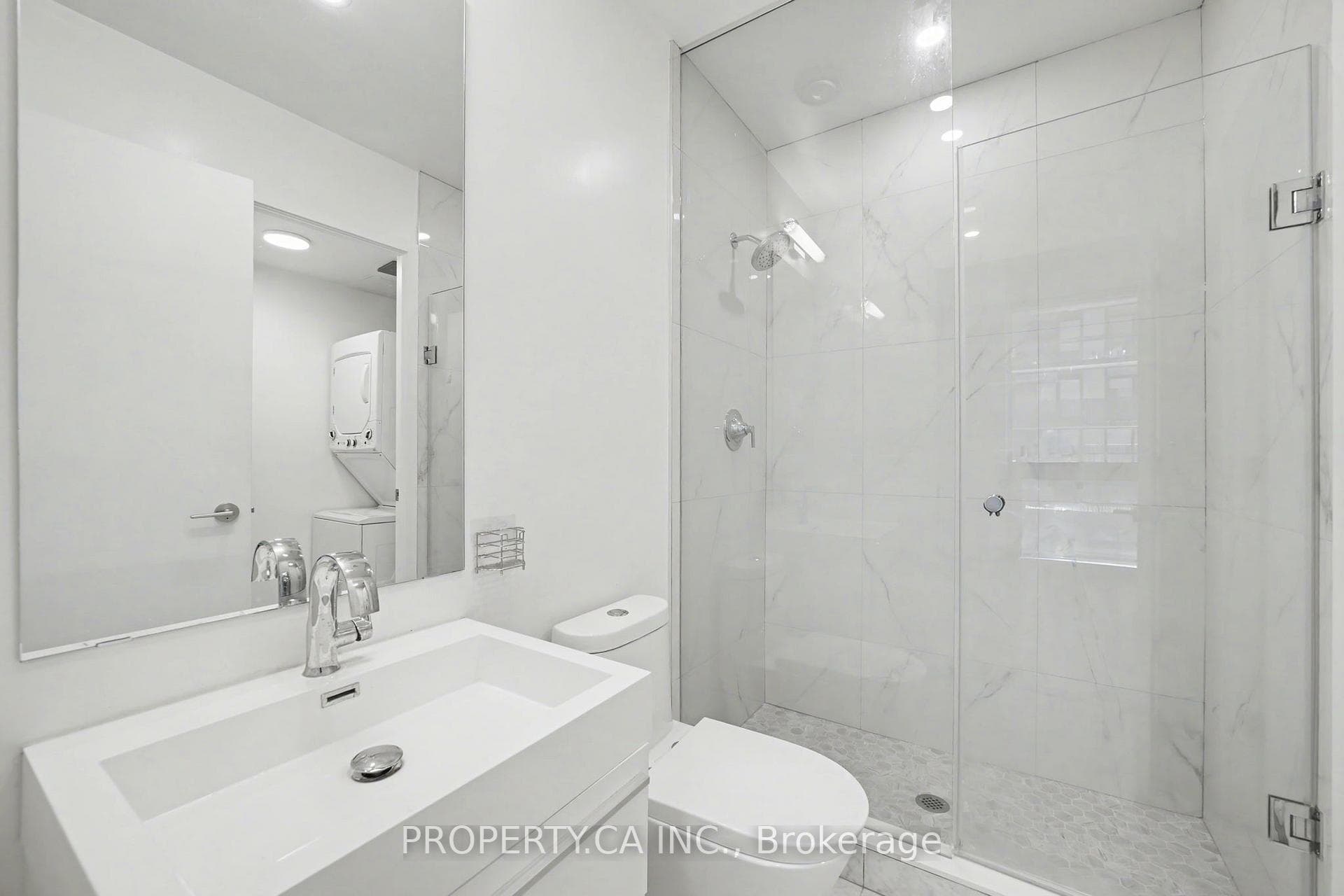 39 Roehampton Avenue Unit 1206 photo 22