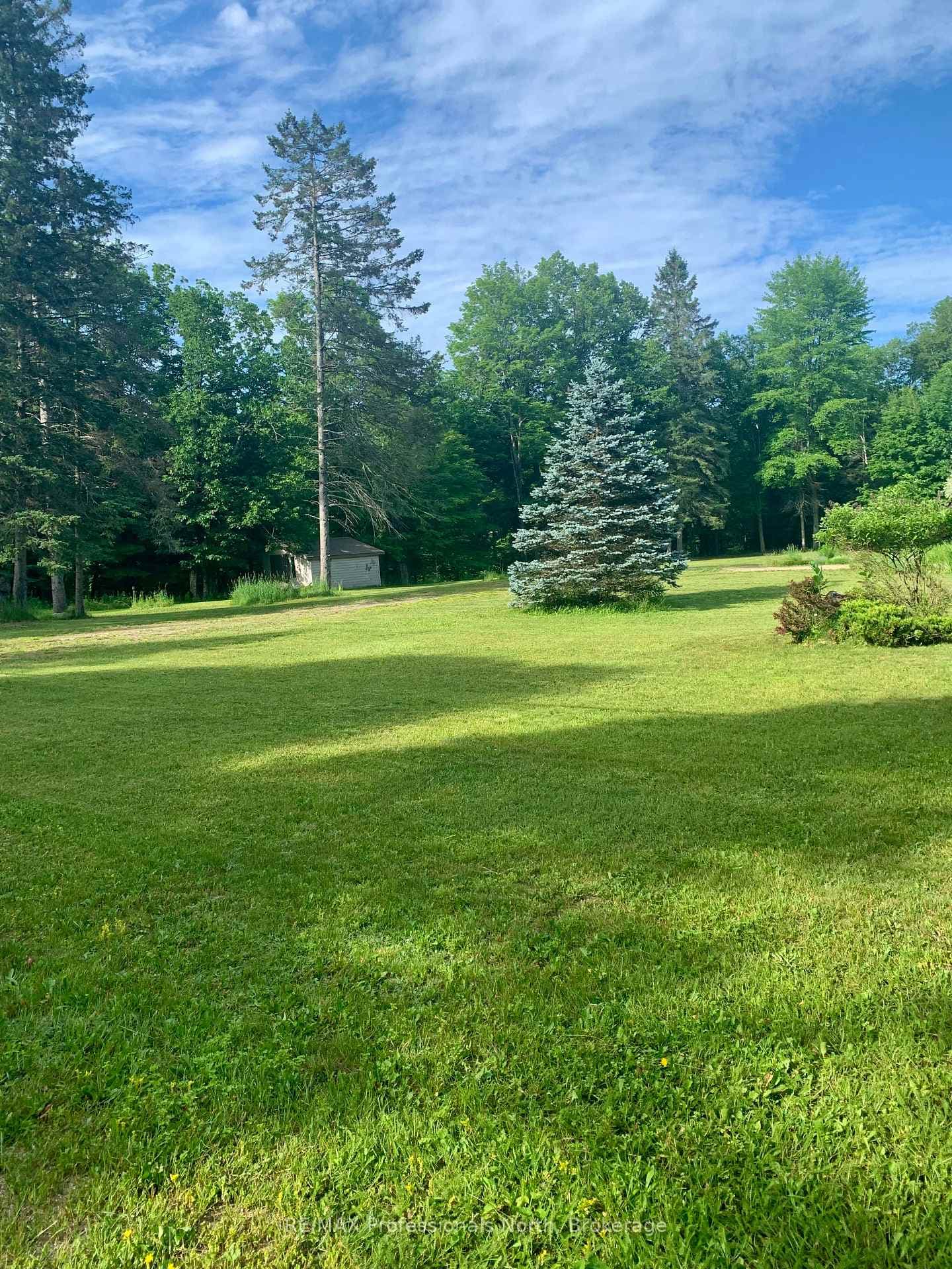 2075 Wigamog Road photo 21