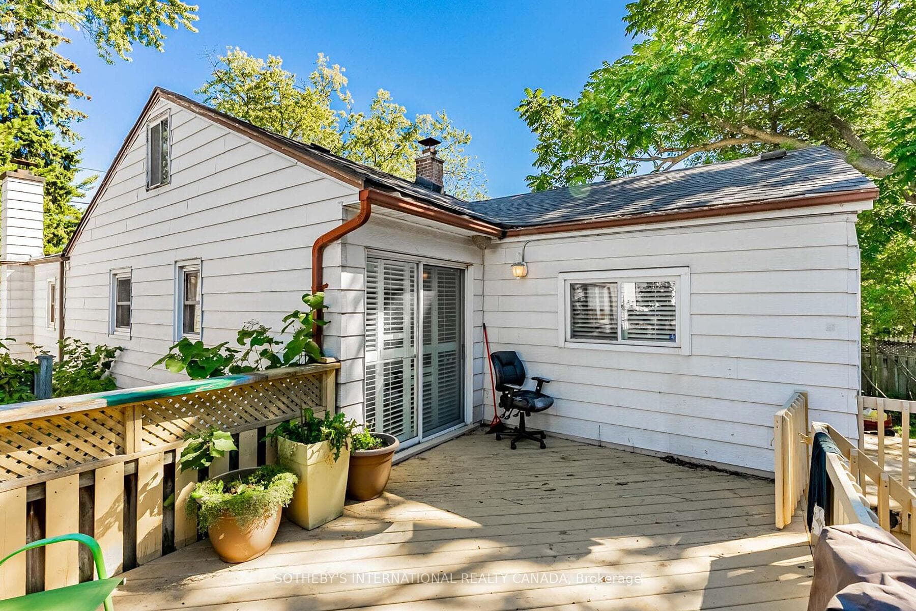 1218 Lakebreeze Drive photo 4