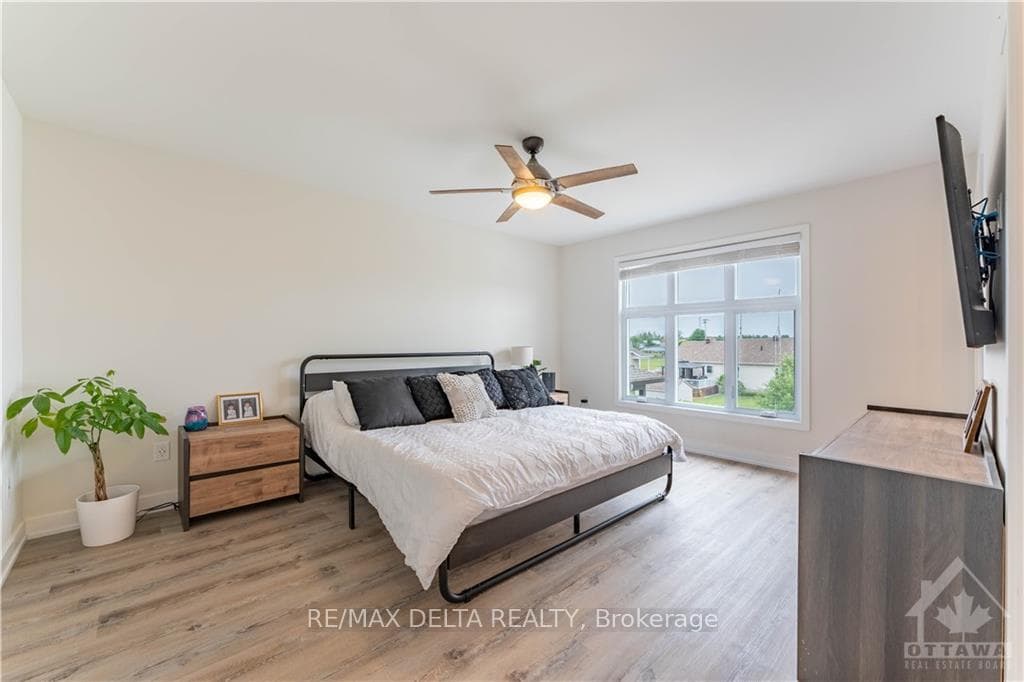 221 VERSAILLE Street photo 17