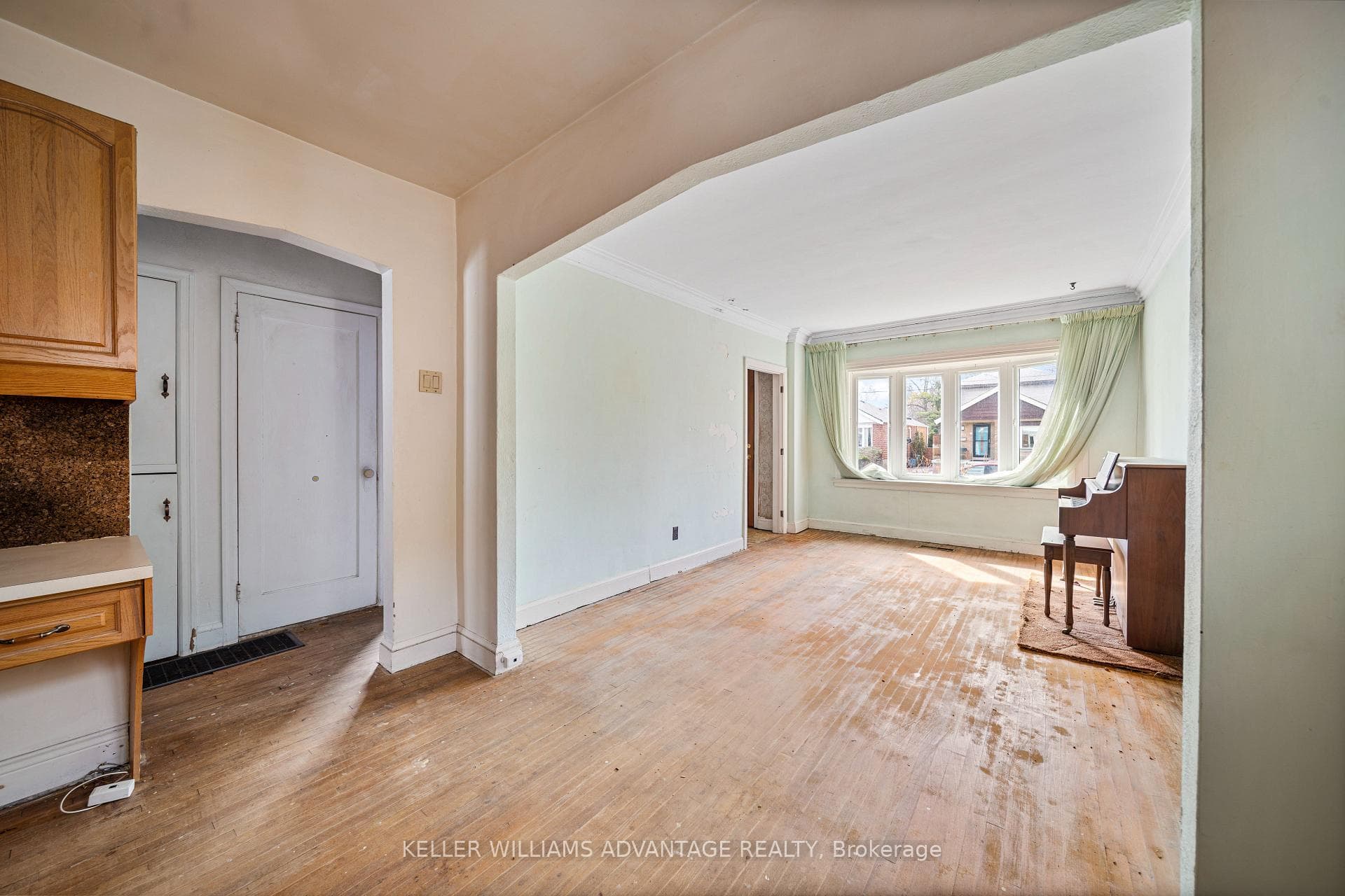 90 Hollis Avenue photo 6