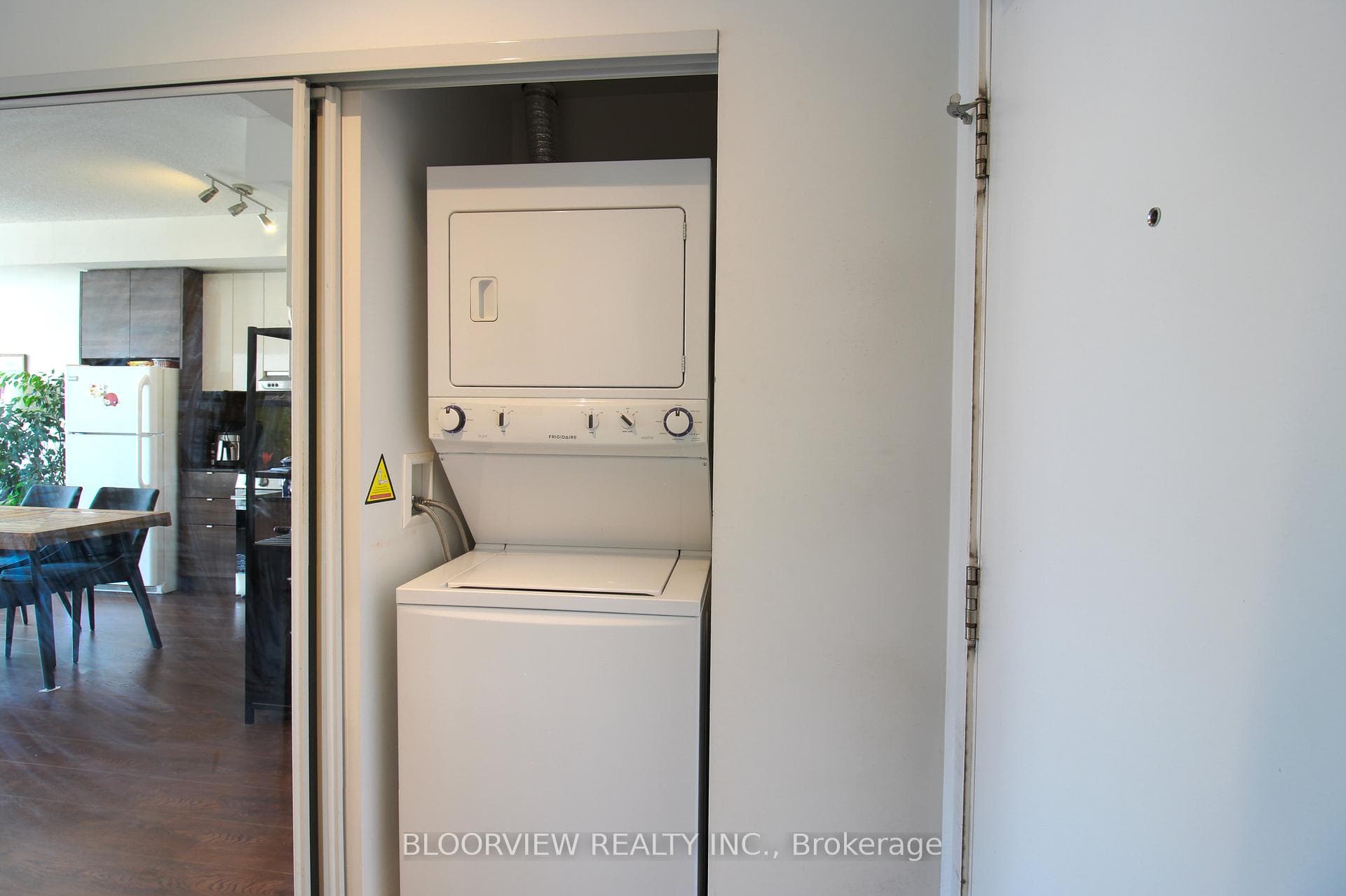 121 Mcmahon Drive Unit 2810 photo 15