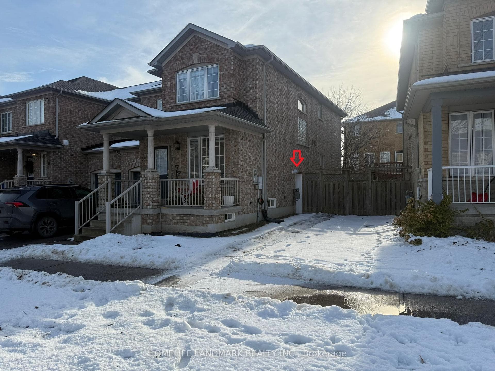 33 Silver Linden Drive photo 2