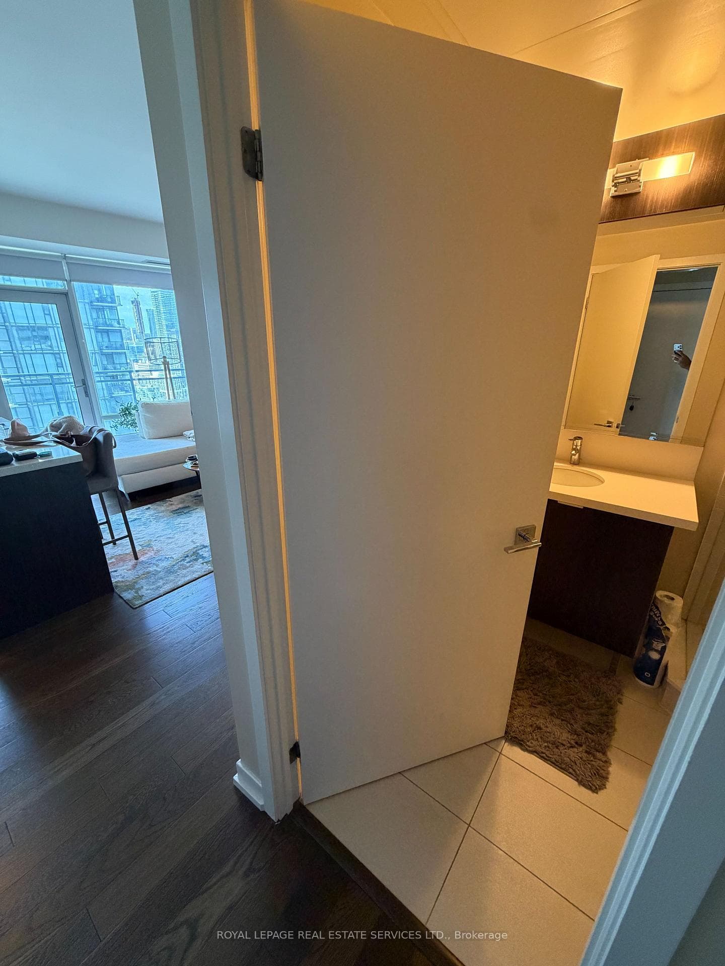 21 Widmer Street Unit 3706 photo 17