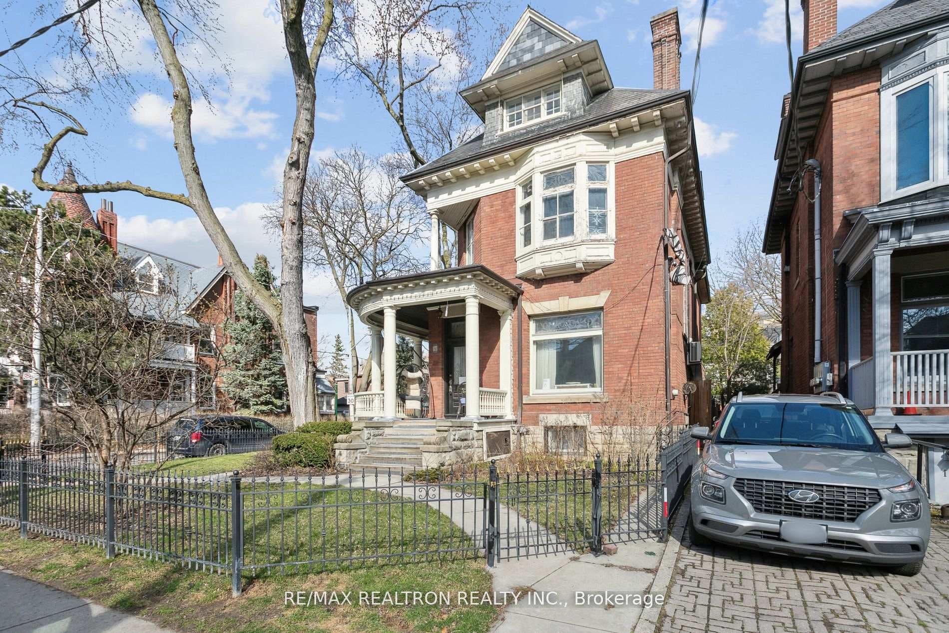 177 Dowling Avenue photo 1
