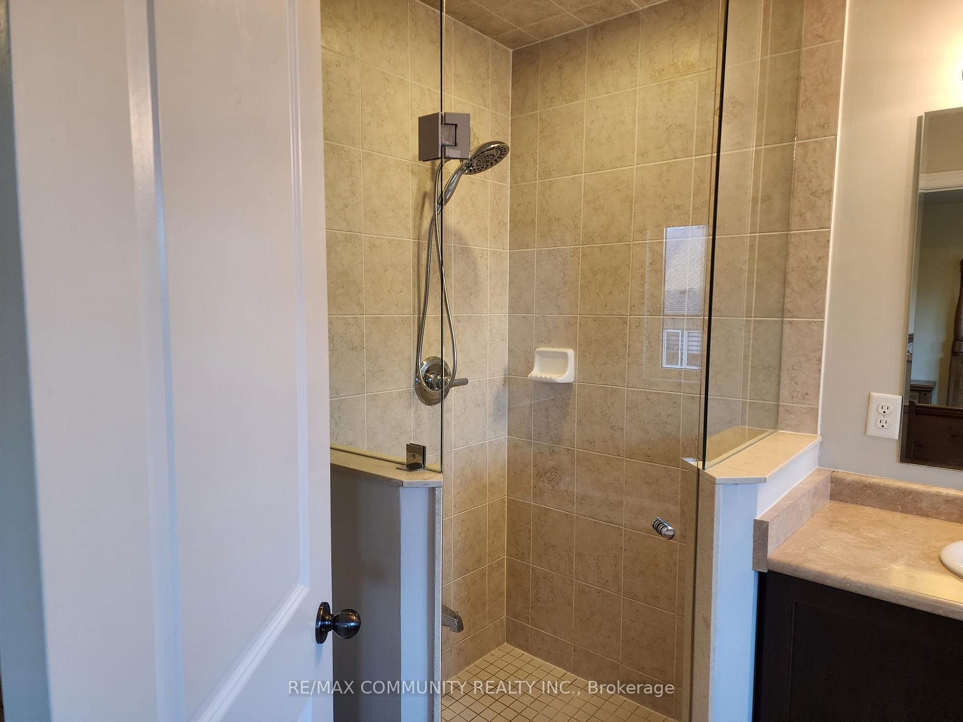 53 Hogan Manor Drive photo 13