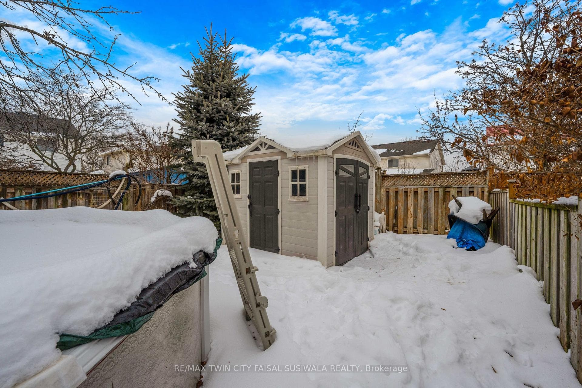 84 Wood Grove Crescent photo 11