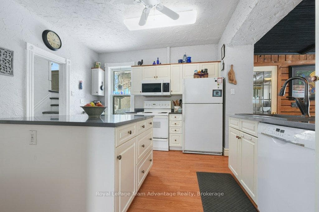 79 Gibson Street photo 14
