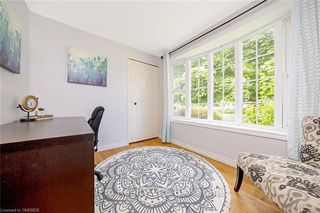 2 JESSOP Court photo 25