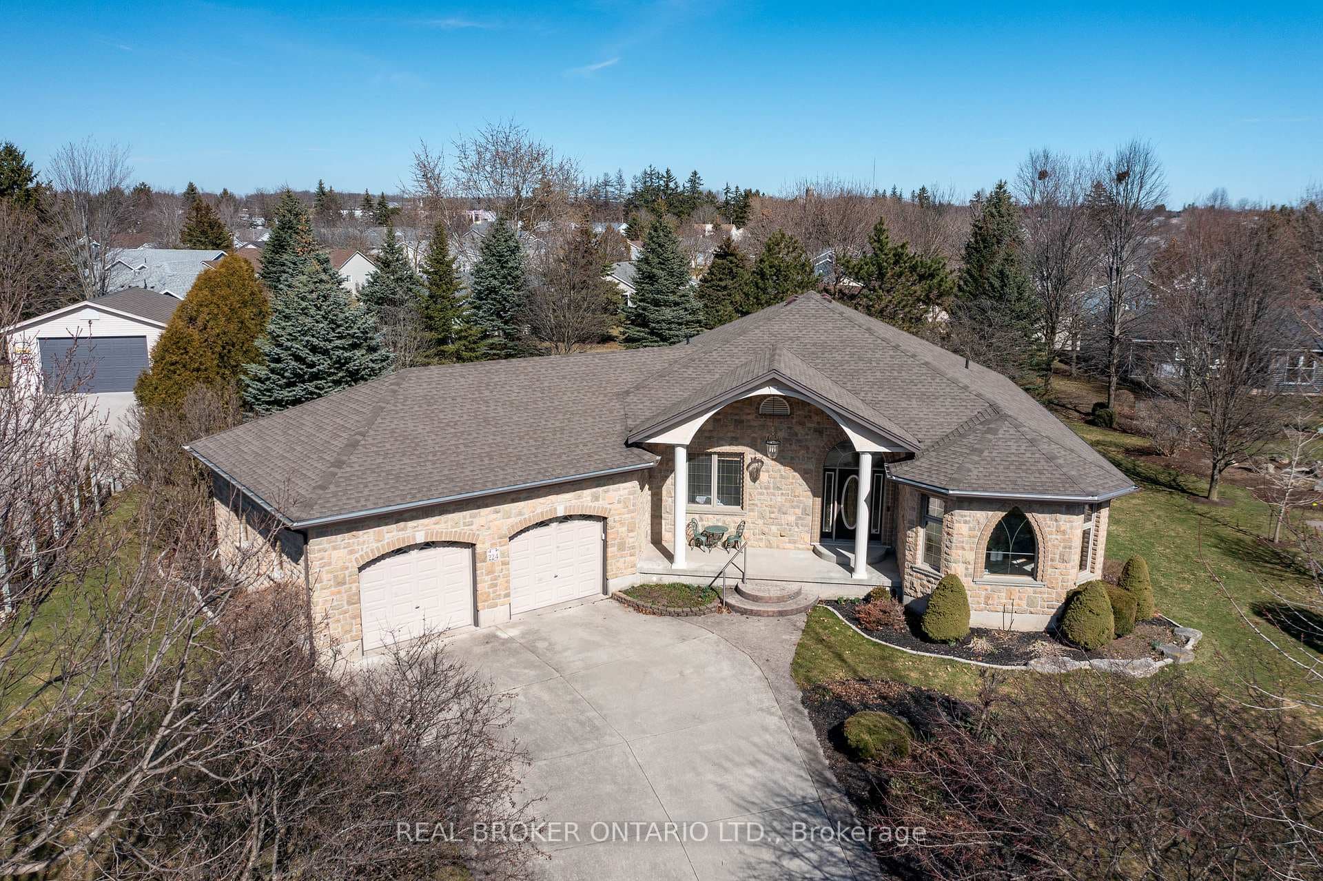 224 Shephard Place photo 2
