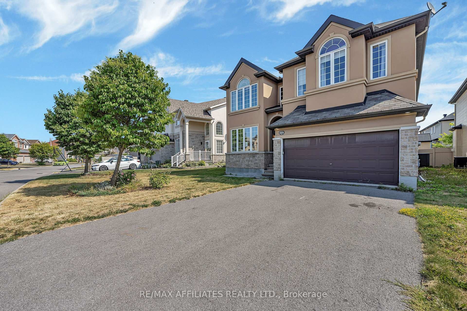 994 Fieldfair Way photo 2
