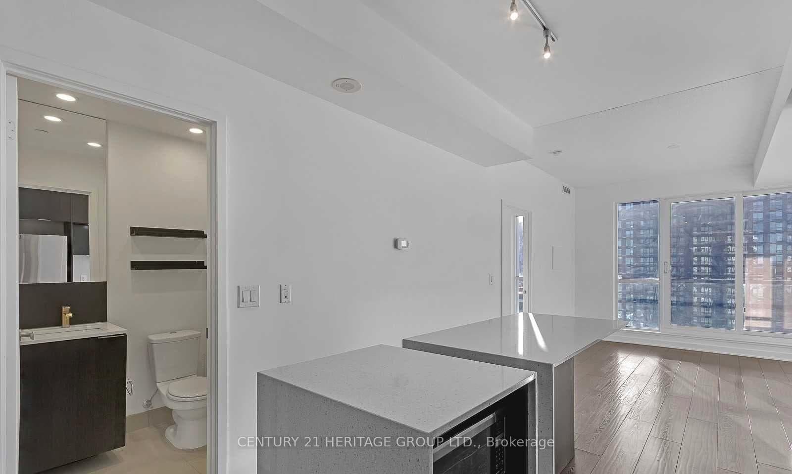 170 Sumach Street Unit 2107 photo 13