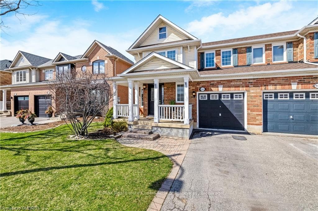 1651 GOWLING Terrace photo 3