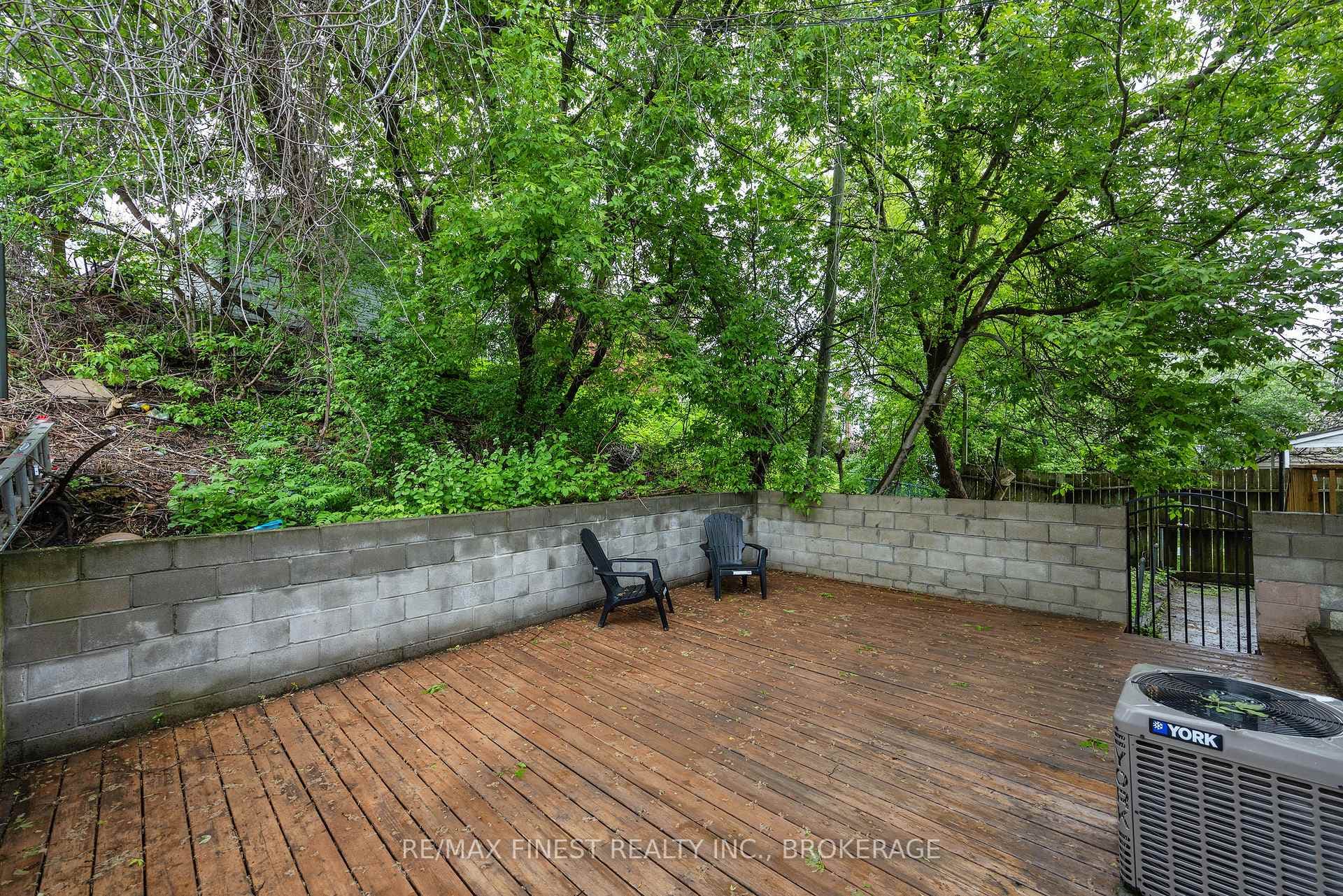 182 Montreal Street photo 38