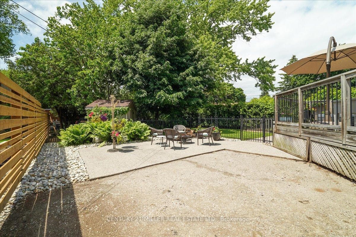 544 Maplehill Drive photo 33