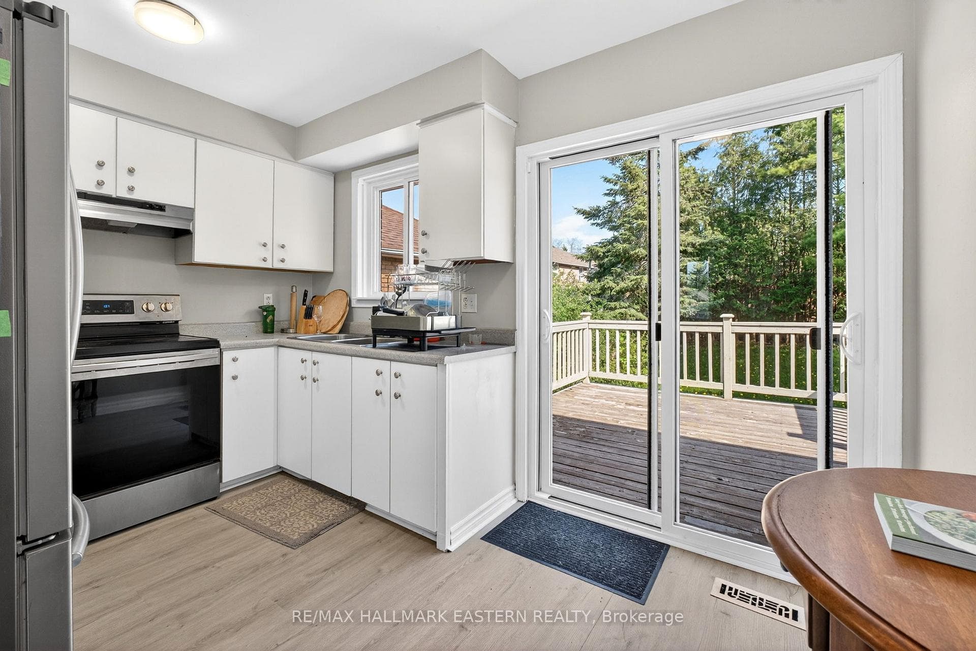 285 Towerhill Road photo 10